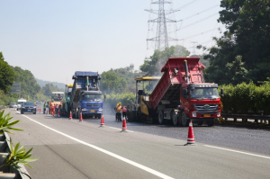 快易通！高遠公司養(yǎng)護新技術(shù)應用在廣河高速