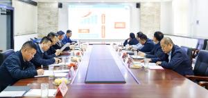 重慶金路交通工程有限責(zé)任公司董事長(zhǎng)柴濤一行蒞臨高遠(yuǎn)路業(yè)集團(tuán)考察交流